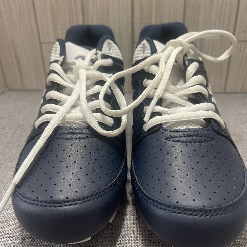 Youth size 3.5 Navy Blue Cleets